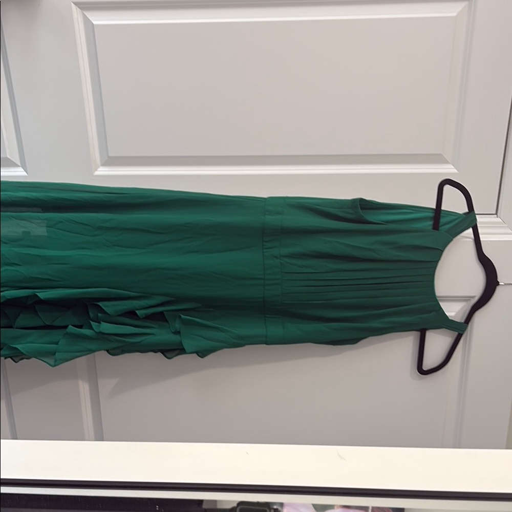 Elegant Green Sleeveless Dress